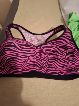 Top deportivo cebra rosa y negro