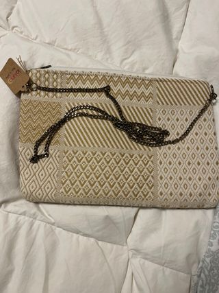 Bolso de mano con pedrería