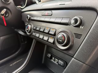 KIA Sportage 1.T CRDI - Solo 95.000 kms - Garantía