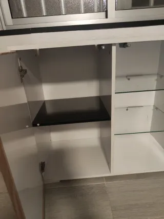 Mueble aparador madera y cristal