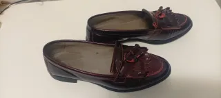 Mocasines charol burdeos nº 39