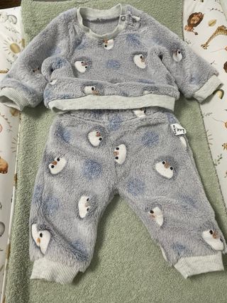 Pijamas de bebé de peluche