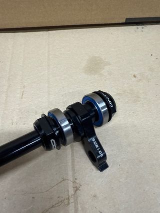 Eje Pasante Trasero Trek con Patilla