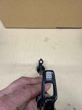 Eje Pasante Trasero Trek con Patilla