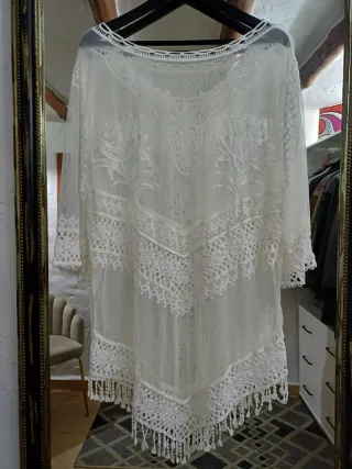 Caftán blanco de encaje
