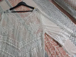 Caftán blanco de encaje