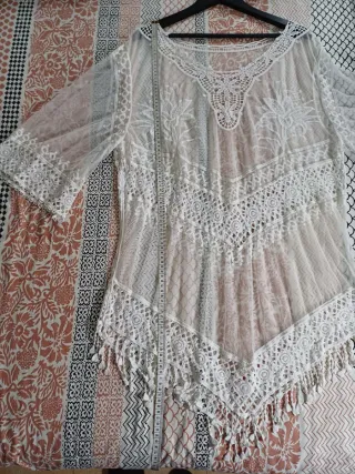 Caftán blanco de encaje