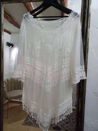 Caftán blanco de encaje