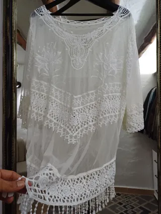 Caftán blanco de encaje