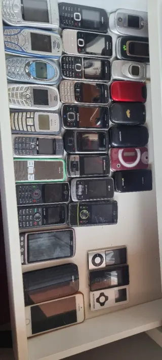 Lote de móviles antiguos