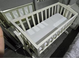 Minicuna con ruedas poco uso