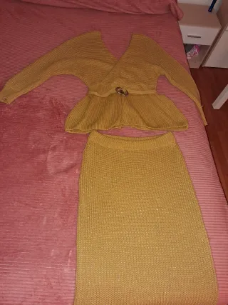 Conjunto mostaza M sin estrenar