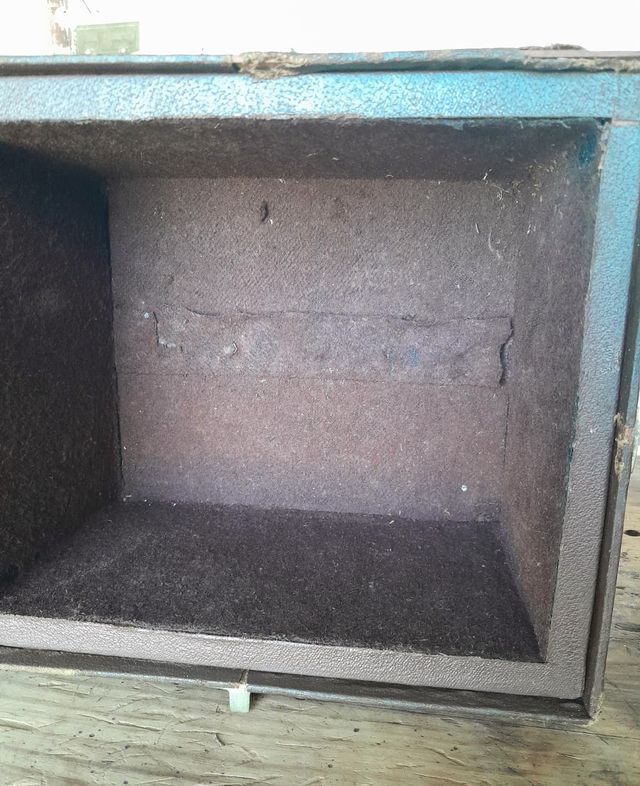 Caja militar antigua