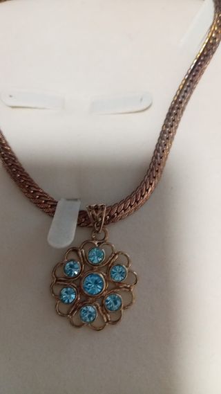 Conjunto Collar y Pulseras Doradas