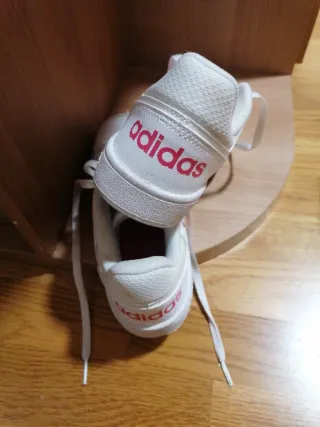 Zapatillas Adidas Blancas y Rosas