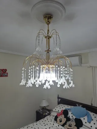 Lámpara de araña negra y dorada se puede negociar