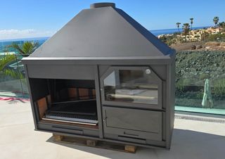 Barbecue da esterno con caminetti