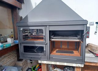 Barbecue da esterno con caminetti