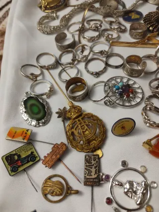 Lote di bijouterie e oggetti vintage