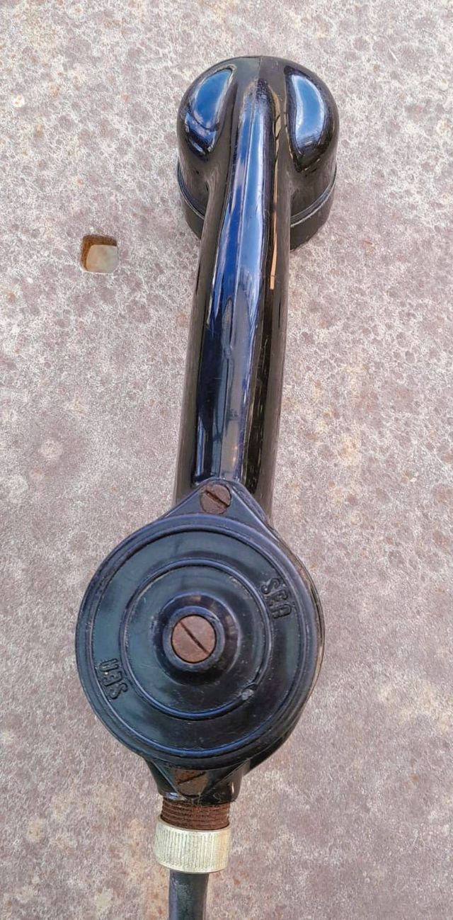 Teléfonos de campaña antiguos