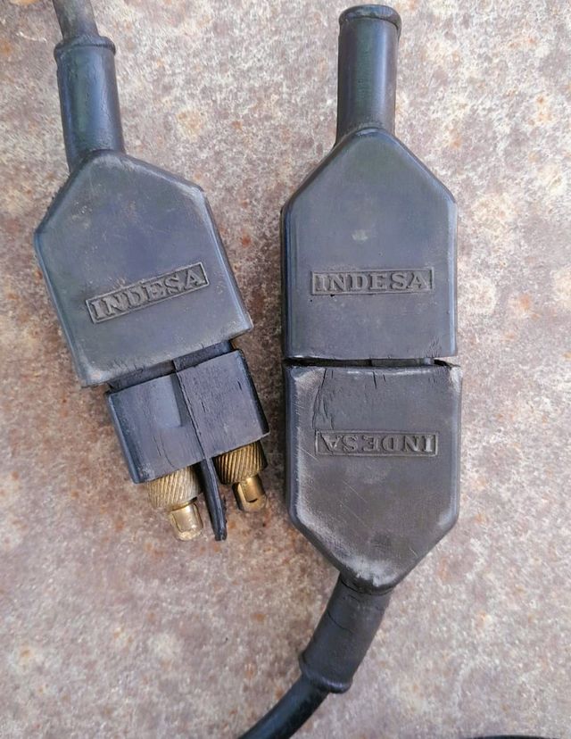 Teléfonos de campaña antiguos