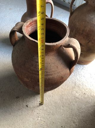 Jarra y 3 cántaros de barro