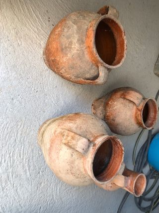 Jarra y 3 cántaros de barro