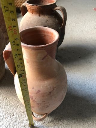 Jarra y 3 cántaros de barro