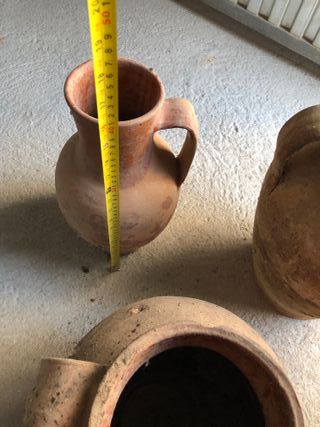 Jarra y 3 cántaros de barro