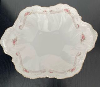 Ensaladera de porcelana con flores