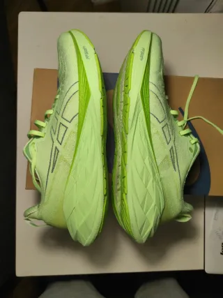 Asics Novablast 4 Verde Lima