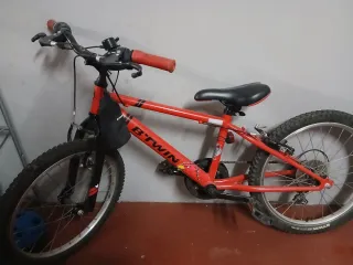 Bicicleta Infantil B'TWIN Roja