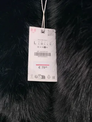 Abrigo Zara efecto pelo talla L.Nueva con etiqueta