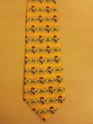 Corbata Pierre Pacha Real Madrid Amarilla