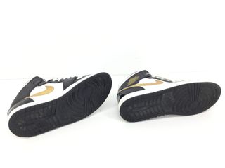 Nike Air Jordan 1 Mid Hombre Negro/Blanco/Dorado.