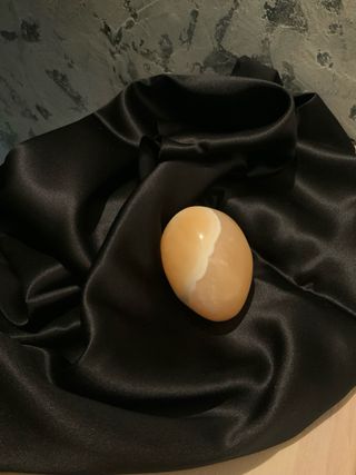 Uovo in pietra naturale