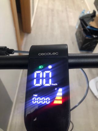 Patinete eléctrico negro