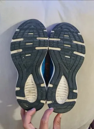 Zapatillas Asics Azules y Naranjas