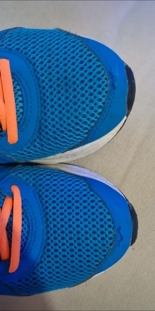 Zapatillas Asics Azules y Naranjas