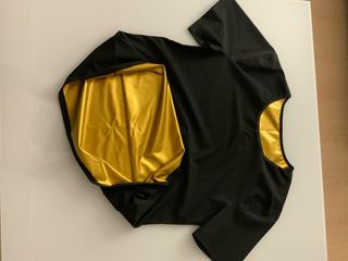 CAMISETA DEPORTIVA NEGRA PARA SUDAR