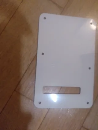 Tapa trasera Fender Roja para Strat