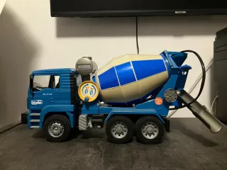 Bruder Camion Betoniera MAN TGA