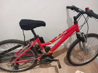 Bicicleta MYRTEA M24 Roja