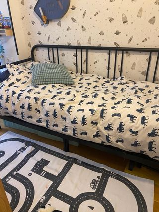 Cama Diván IKEA FYRESDAL Negra