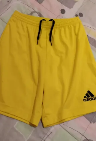 Pantalón corto deportivo Adidas amarillo