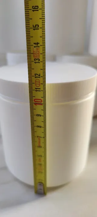 Botes de plástico blancos