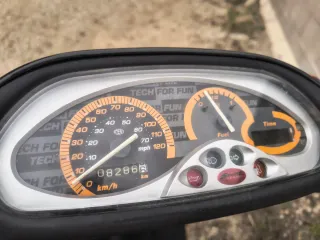 Piaggio Typhoon 50 Scooter Negro/Blanco