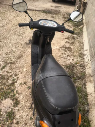 Piaggio Typhoon 50 Scooter Negro/Blanco