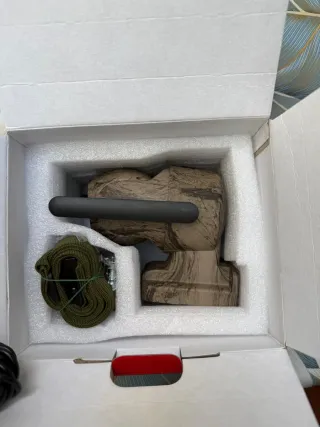 Cámara de caza nueva en caja