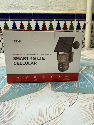 Cámara de caza nueva en caja